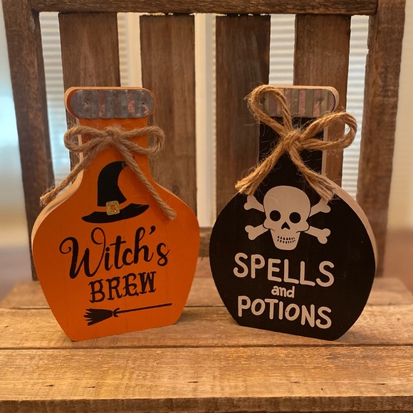 Halloween Potion Bottles Set, Witch’s Brew Potion Bottles, Spells & Potions - Picture 1 of 16